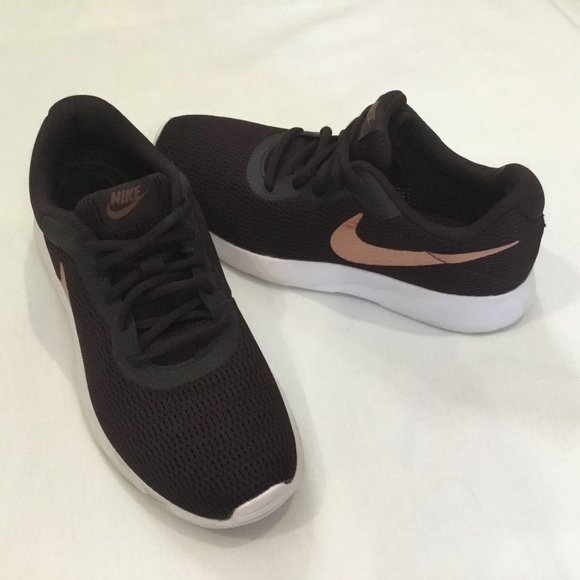 Nike | Shoes | Nike Tanjun Burgundy 
